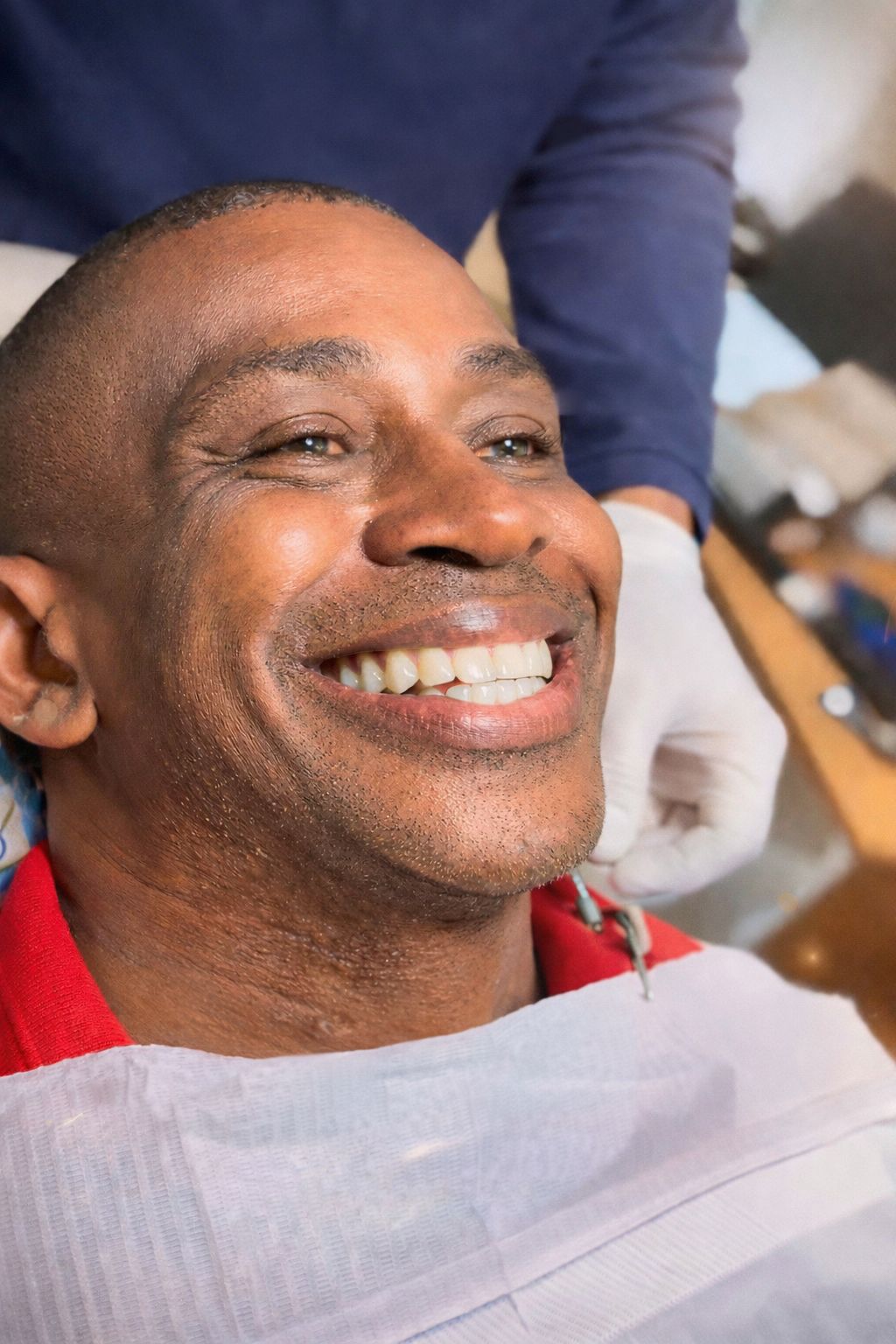 Mulher madura sorrindo com confiança